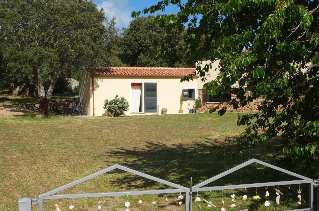 Li Pireddi Villa Aglientu Exteriör bild